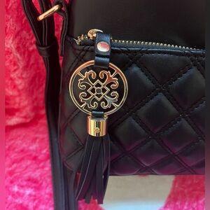 black hand bag
